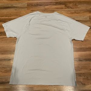 Men’s ALO yoga Performance Tee